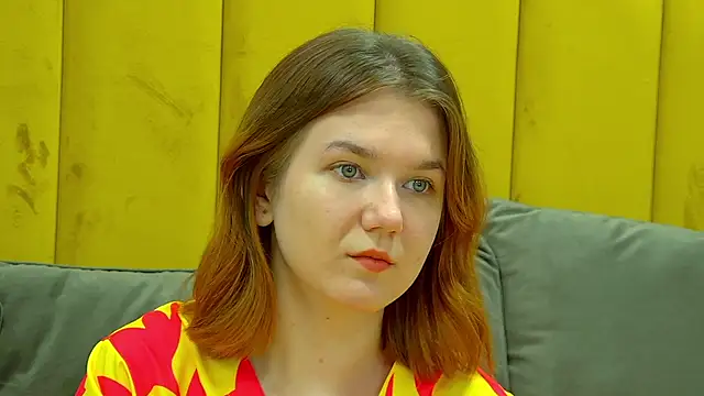 Snapshot of LessySmith chatting on 11/17/25, 04:24 LessySmith online show from 11/17/25, 04:24