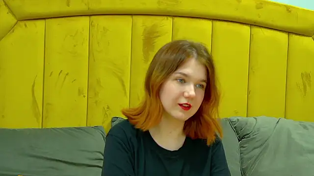 Snapshot of LessySmith chatting on 11/28/25, 04:09 LessySmith online show from 11/28/25, 04:09