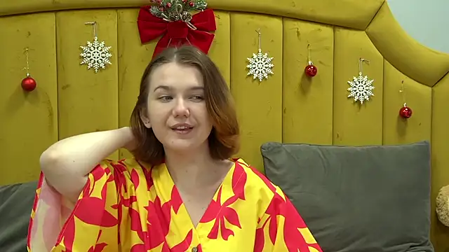 Snapshot of LessySmith chatting on 12/19/25, 04:14 LessySmith online show from 12/19/25, 04:14