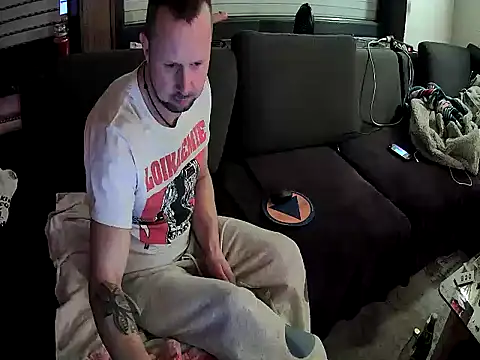 Snapshot of Hornybiboy66 chatting on 11/23/25, 11:15 Hornybiboy66 online show from 11/23/25, 11:15