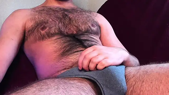 Snapshot of Deckard_Webb1_ chatting on 12/17/24, 05:04 Deckard Webb1 online show from 12/17/24, 05:04