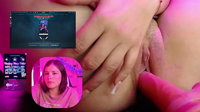 Snapshot of Trianna__ chatting on 01/02/25, 05:07 Trianna online show from 01/02/25, 05:07