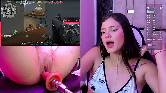 Snapshot of Trianna__ chatting on 01/09/25, 04:49 Trianna online show from 01/09/25, 04:49