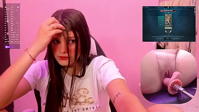 Snapshot of Trianna__ chatting on 01/25/25, 02:47 Trianna online show from 01/25/25, 02:47