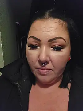 Snapshot of -BonnieBlack- chatting on 12/14/25, 02:17 -BonnieBlack- online show from 12/14/25, 02:17