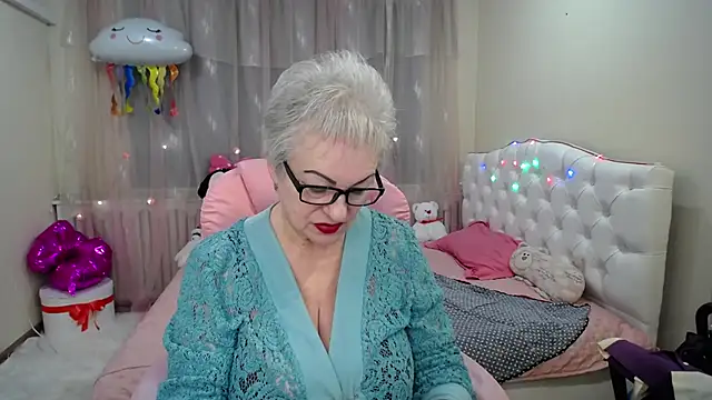 KayleSmoll online show from 01/29/25, 10:32