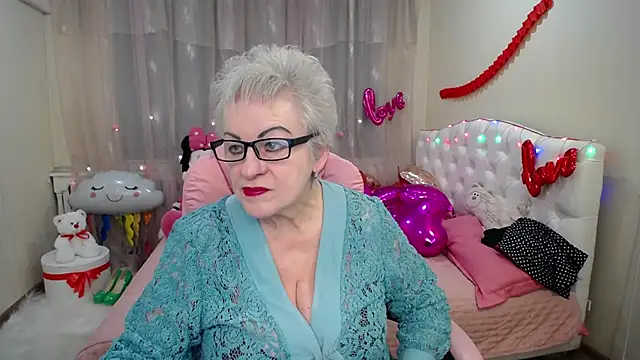 KayleSmoll online show from 02/02/25, 07:25