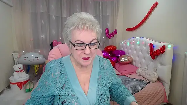 KayleSmoll online show from 02/04/25, 07:33