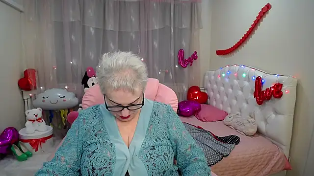 KayleSmoll online show from 02/13/25, 04:43