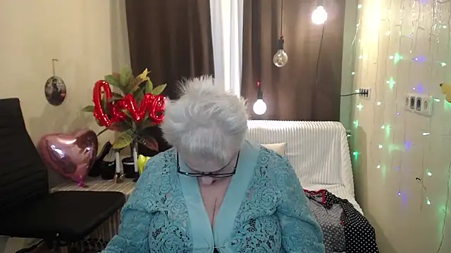 KayleSmoll online show from 02/16/25, 04:53