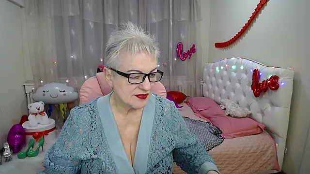 KayleSmoll online show from 02/18/25, 07:41