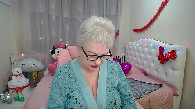 KayleSmoll online show from 03/11/25, 10:31