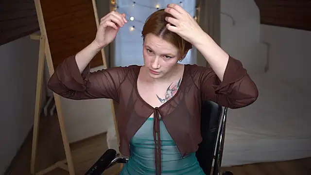 Snapshot of AkaneiroDemon chatting on 12/11/24, 09:19 AkaneiroDemon online show from 12/11/24, 09:19