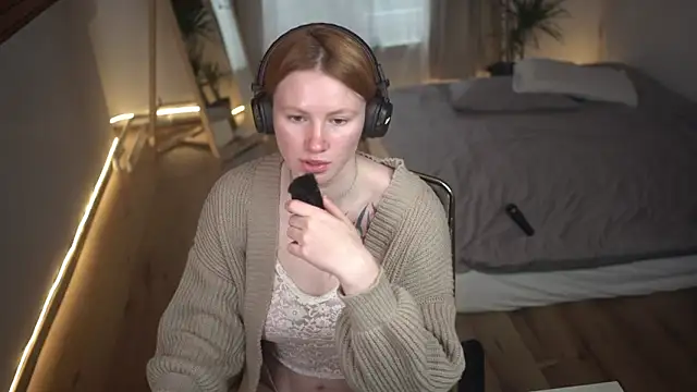 Snapshot of AkaneiroDemon chatting on 01/20/25, 01:53 AkaneiroDemon online show from 01/20/25, 01:53