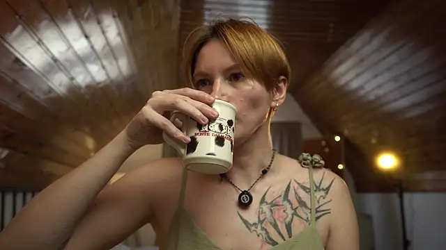 Snapshot of AkaneiroDemon chatting on 10/14/25, 01:01 AkaneiroDemon online show from 10/14/25, 01:01