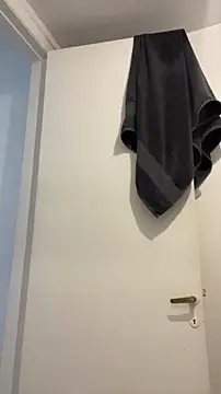 cinnamon rosa online show from 12/15/25, 08:57