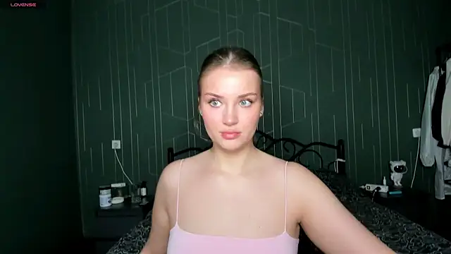 Snapshot of DeniRicchii chatting on 12/03/25, 05:48 DeniRicchii online show from 12/03/25, 05:48