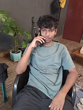 Snapshot of richardjames95 chatting on 10/13/25, 08:31 richardjames95 online show from 10/13/25, 08:31