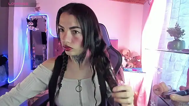 Snapshot of Alice_ch1 chatting on 09/26/25, 01:26 Alice ch1 online show from 09/26/25, 01:26