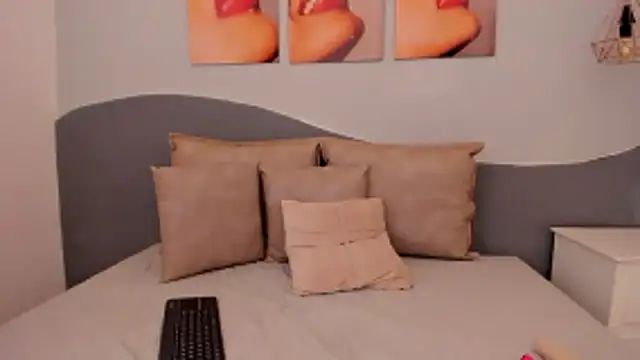 Snapshot of MarianaSanz chatting on 11/13/25, 04:06 MarianaSanz online show from 11/13/25, 04:06