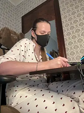 Snapshot of BlackM00n8 chatting on 01/31/25, 07:07 BlackM00n8 online show from 01/31/25, 07:07