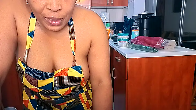 Snapshot of GiantBootyMilf chatting on 09/23/25, 08:34 GiantBootyMilf online show from 09/23/25, 08:34