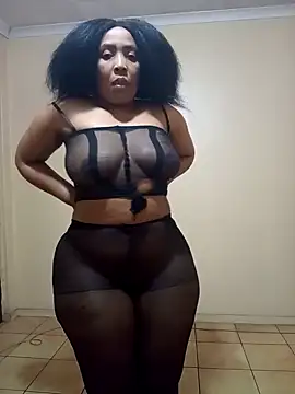 Snapshot of GiantBootyMilf chatting on 10/19/25, 02:29 GiantBootyMilf online show from 10/19/25, 02:29