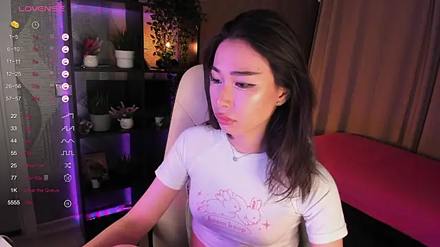 Snapshot of sensualily chatting on 09/17/25, 03:46 sensualily online show from 09/17/25, 03:46