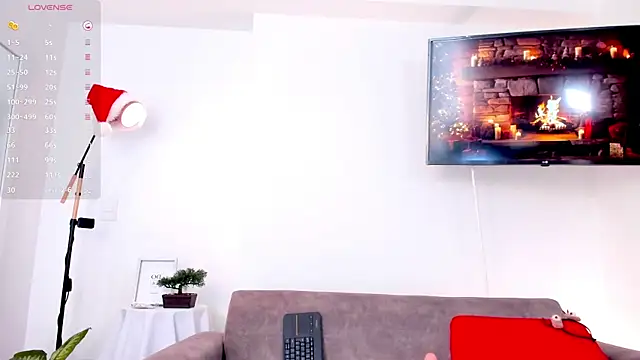 Snapshot of Hannaos chatting on 12/25/24, 05:26 Hannaos online show from 12/25/24, 05:26