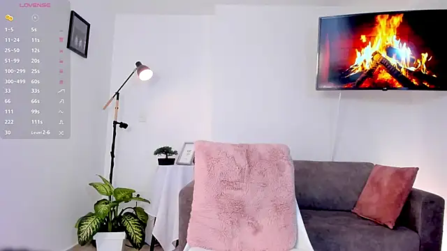 Snapshot of Hannaos chatting on 01/10/25, 01:20 Hannaos online show from 01/10/25, 01:20