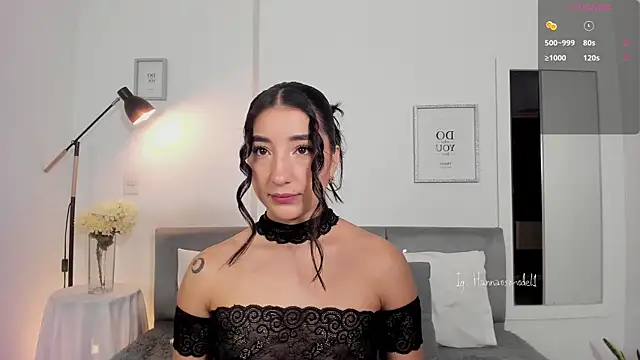 Snapshot of Hannaos chatting on 11/27/25, 11:01 Hannaos online show from 11/27/25, 11:01