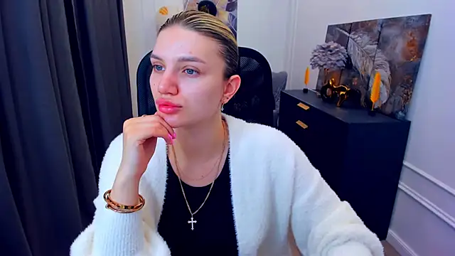 Snapshot of SelenaeMoore chatting on 05/12/26, 03:47 SelenaeMoore online show from 05/12/26, 03:47