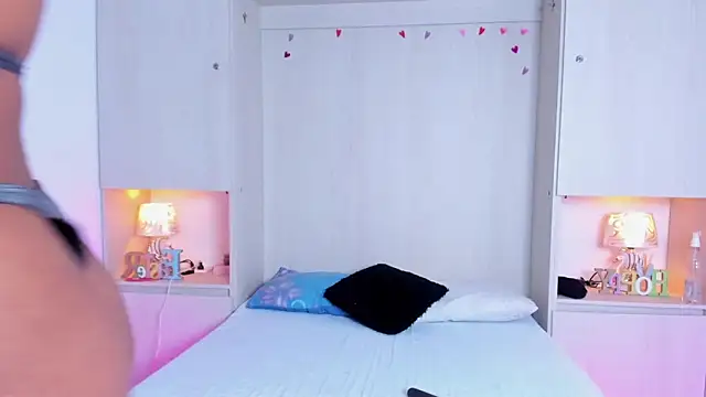 KendallRosse1 online show from 12/18/25, 12:44