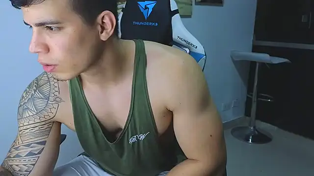 Snapshot of Ethanstill1 chatting on 02/03/25, 03:31 Ethanstill1 online show from 02/03/25, 03:31