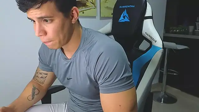 Snapshot of Ethanstill1 chatting on 02/17/25, 03:04 Ethanstill1 online show from 02/17/25, 03:04