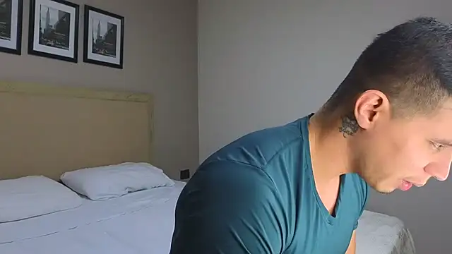 Snapshot of Ethanstill1 chatting on 11/28/25, 02:14 Ethanstill1 online show from 11/28/25, 02:14