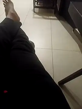 Snapshot of littlehornysons chatting on 01/20/25, 02:46 littlehornysons online show from 01/20/25, 02:46