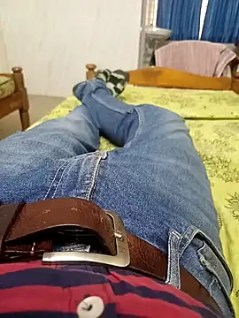 Snapshot of littlehornysons chatting on 02/07/25, 12:06 littlehornysons online show from 02/07/25, 12:06