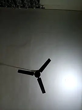 Snapshot of littlehornysons chatting on 03/04/25, 01:23 littlehornysons online show from 03/04/25, 01:23