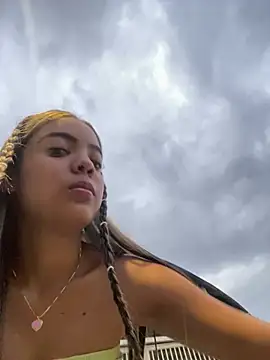 Snapshot of NAUGHTY_LITTLE_18 chatting on 12/19/24, 11:03 NAUGHTY LITTLE 18 online show from 12/19/24, 11:03