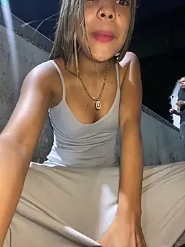 Snapshot of NAUGHTY_LITTLE_18 chatting on 12/24/24, 12:33 NAUGHTY LITTLE 18 online show from 12/24/24, 12:33