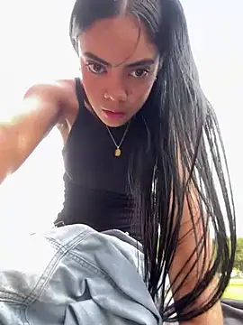 NAUGHTY LITTLE 18 online show from 04/16/26, 09:26