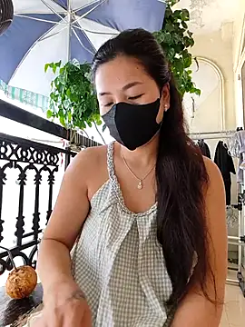 lyna bl online show from 10/23/25, 02:11