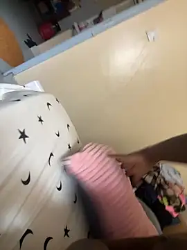 Snapshot of annkeller chatting on 11/14/25, 08:24 annkeller online show from 11/14/25, 08:24