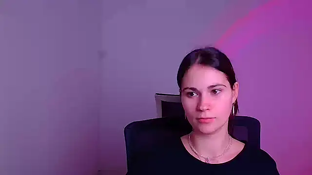 Snapshot of Loon_Amore chatting on 01/20/25, 10:37 Loon Amore online show from 01/20/25, 10:37
