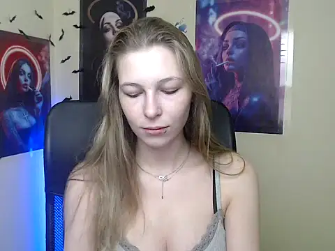 Snapshot of StrangerGi chatting on 05/15/26, 06:09 StrangerGi online show from 05/15/26, 06:09