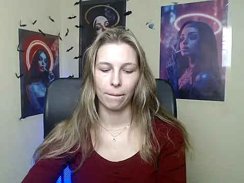 Snapshot of StrangerGi chatting on 05/27/26, 05:26 StrangerGi online show from 05/27/26, 05:26