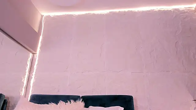 CailynBrowm online show from 04/17/26, 04:37