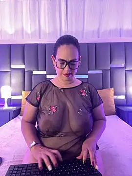 Snapshot of talivega chatting on 11/04/25, 01:21 talivega online show from 11/04/25, 01:21