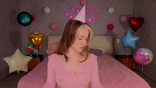 luna cross online show from 06/05/26, 05:25